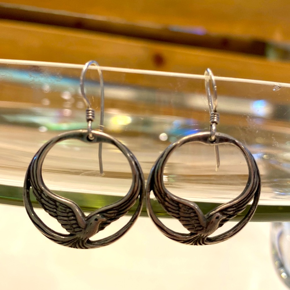 Round drop earrings, birds